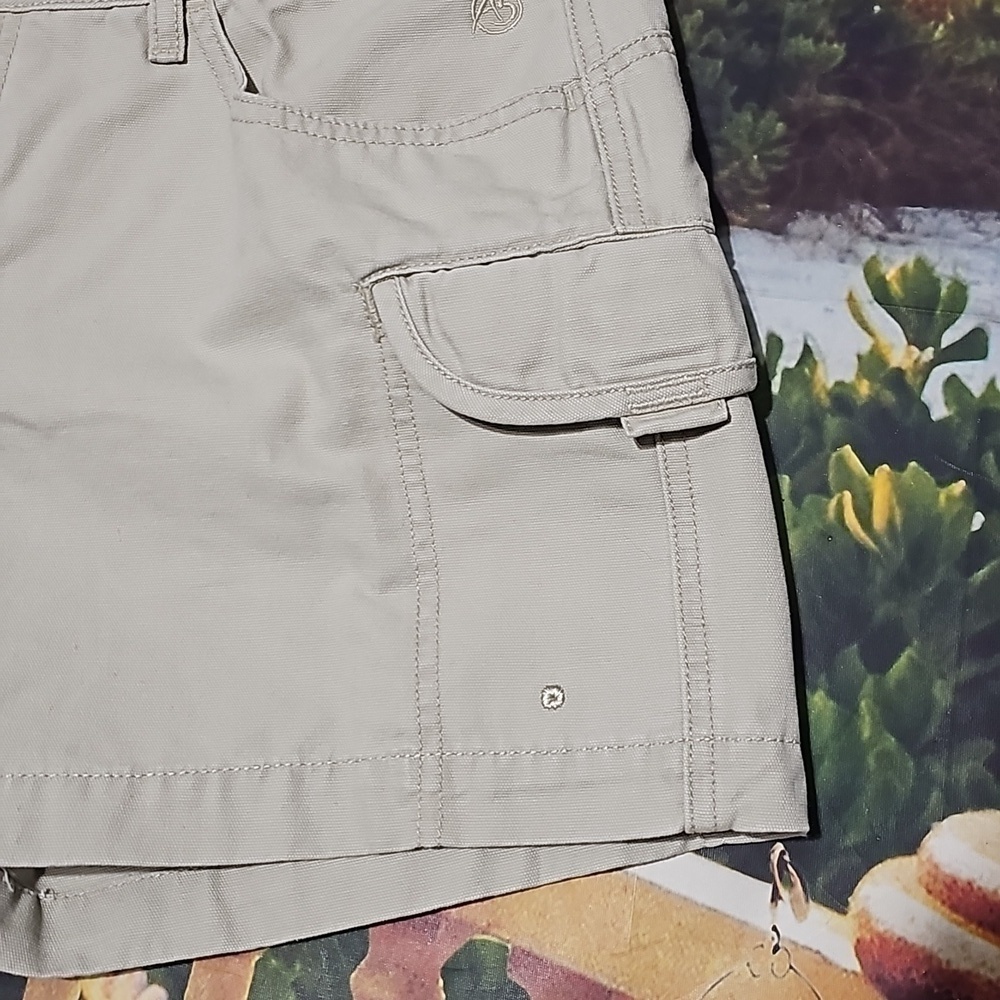 North Face A5 Series Cargo Shorts Size 12 New - Picture 2 of 7